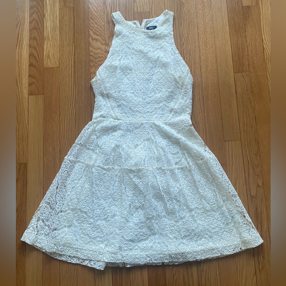 White Lace Sleeveless Dress
